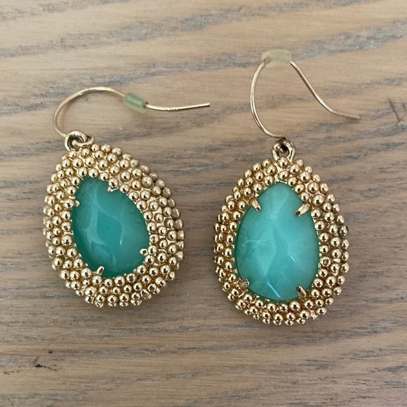 Lilly Pulitzer earrings in gold and aqua - Picture 3 of 3